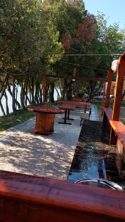 Grand Veles Camp Hotel Banjole Exterior foto