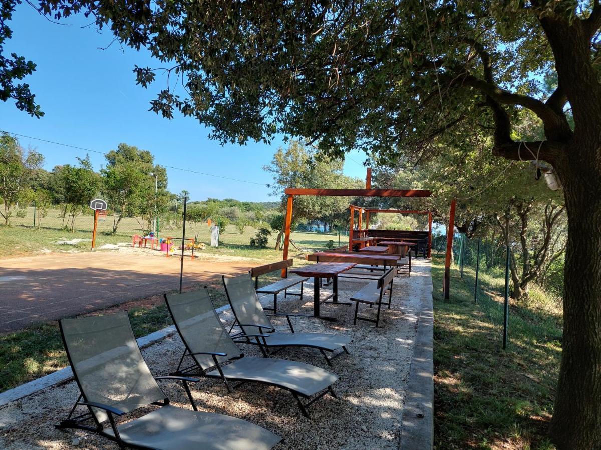 Grand Veles Camp Hotel Banjole Exterior foto