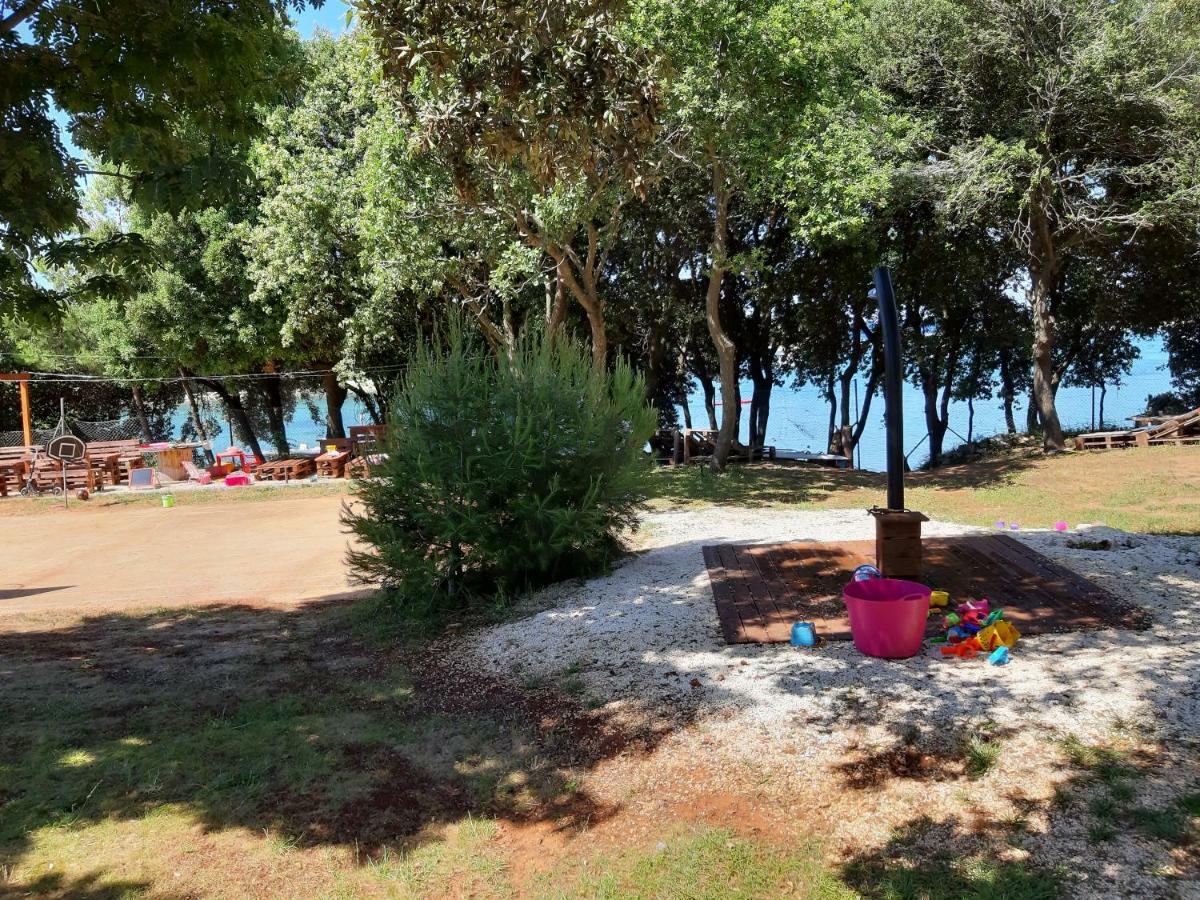 Grand Veles Camp Hotel Banjole Exterior foto